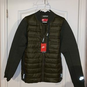 New Nike Tech Fleece Aeroloft  jacket Large